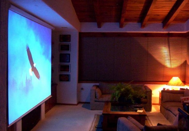 Cuánto cuesta un proyector para cine en casa y por qué?